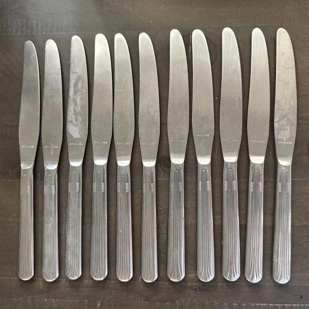 World Brand Tableware WOF25 Stainless Steel Dinner/Butter Knives Lot 11